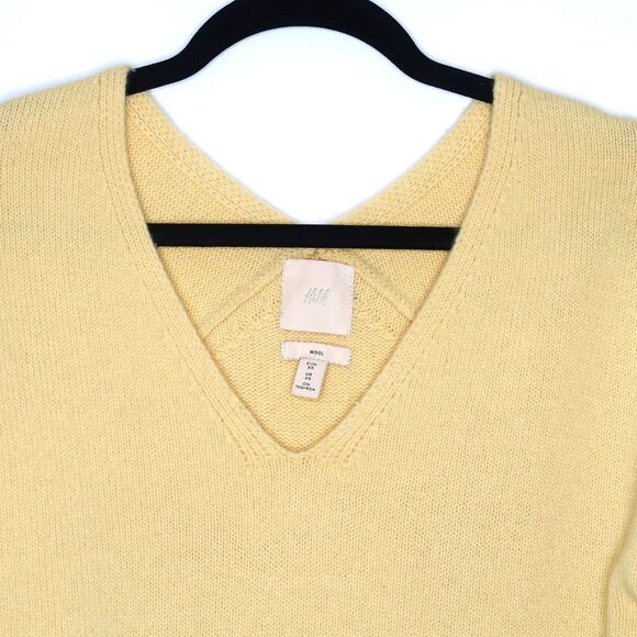 H&M Womens Knit Wool Sweater Size XS Cropped Boxy V-neck Winter‎ Casual - Picture 5 of 8